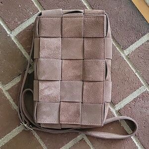 Isadora made by Italy genuine brown leather crossbody purse